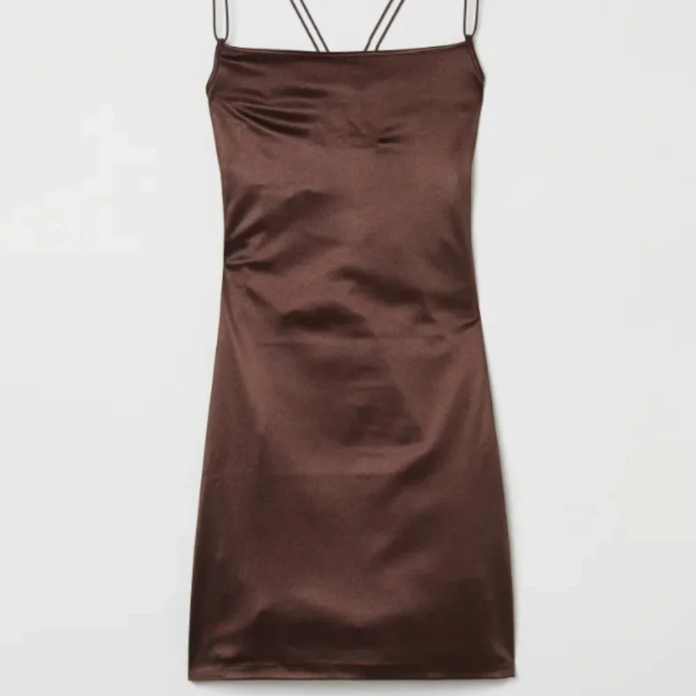 SOLD! Brown Fitted Dress - Picture 3 of 4